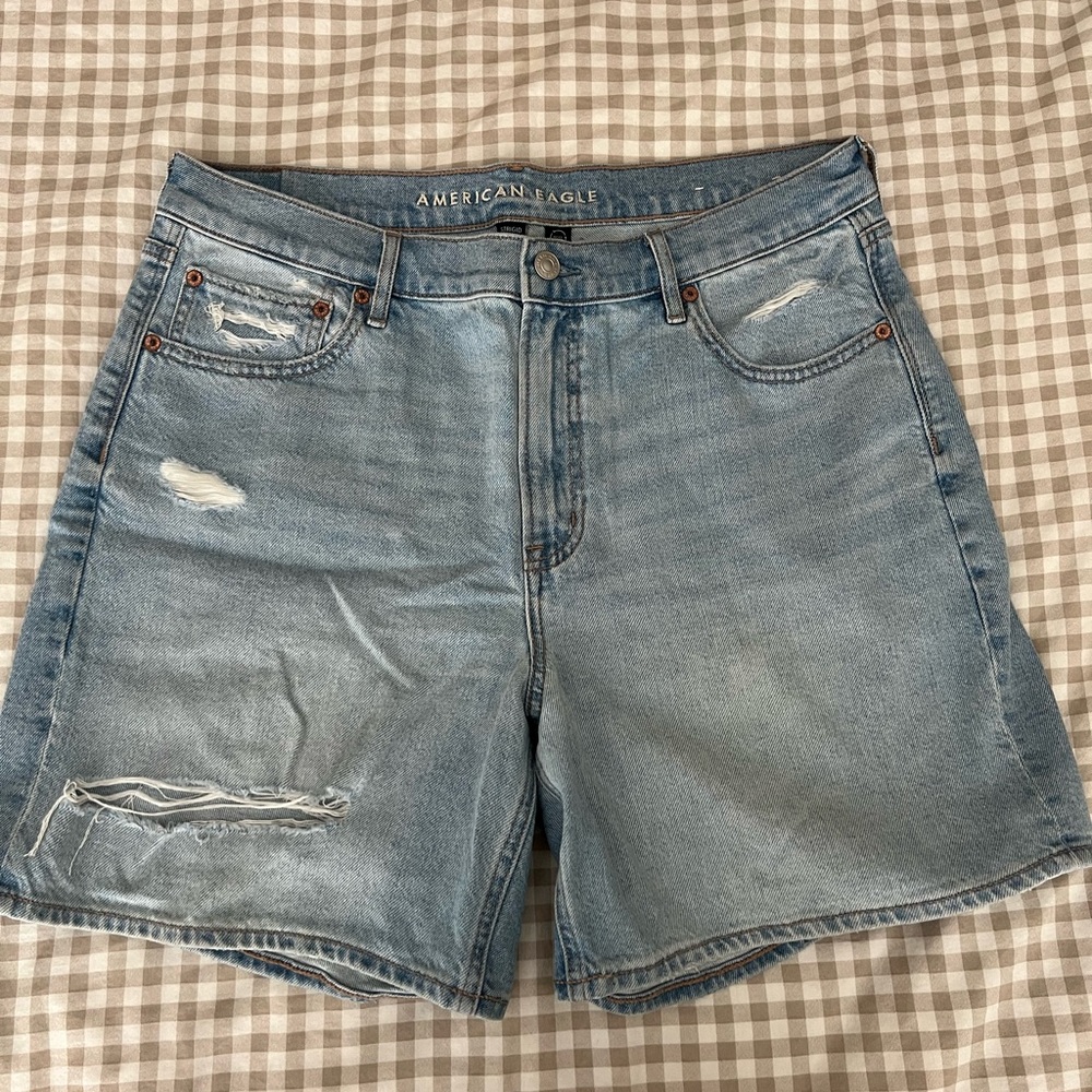 American Eagle Strigid High Rise Shorts